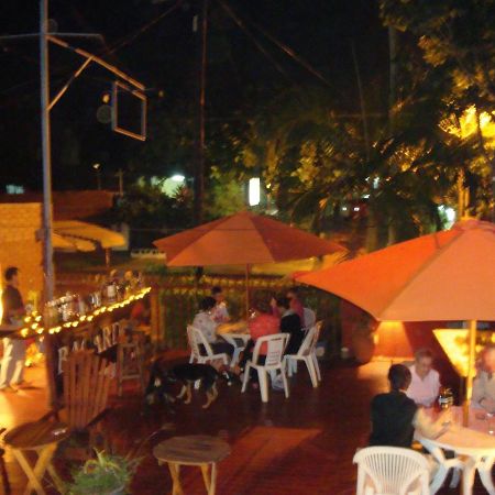 Residencial Uno Hostel Πουέρτο Ιγκουασού Εξωτερικό φωτογραφία