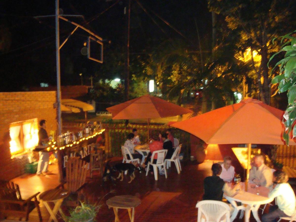Residencial Uno Hostel Πουέρτο Ιγκουασού Εξωτερικό φωτογραφία