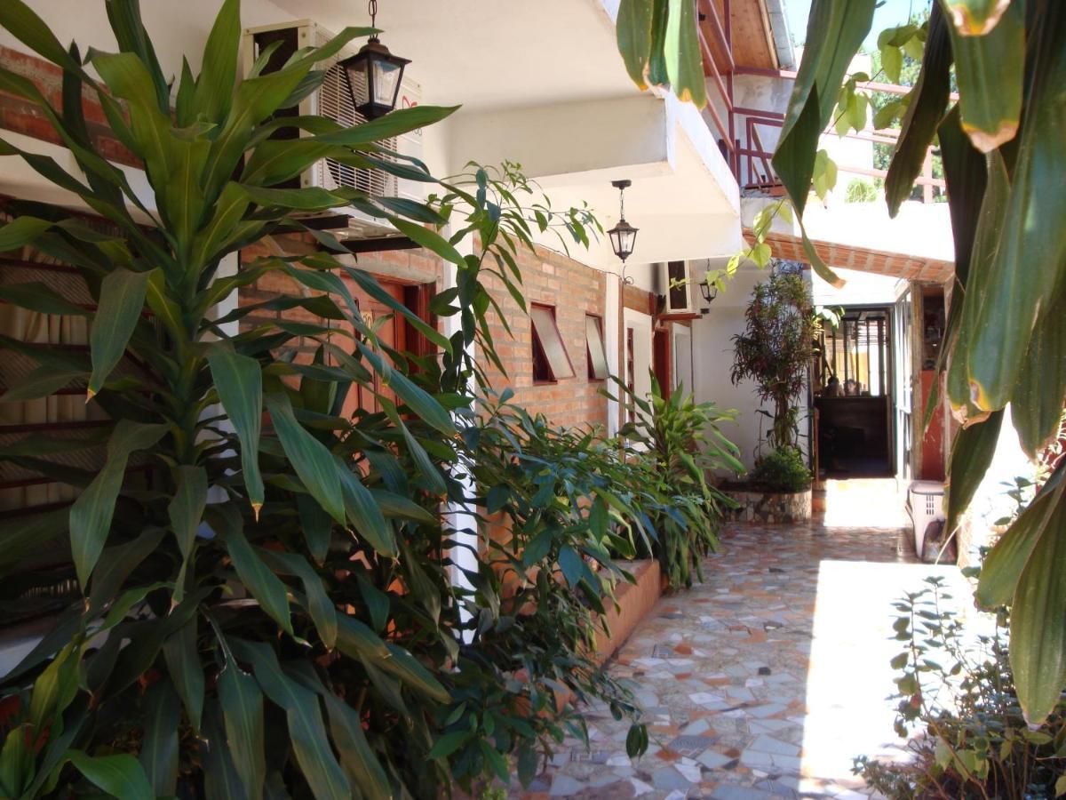 Residencial Uno Hostel Πουέρτο Ιγκουασού Εξωτερικό φωτογραφία
