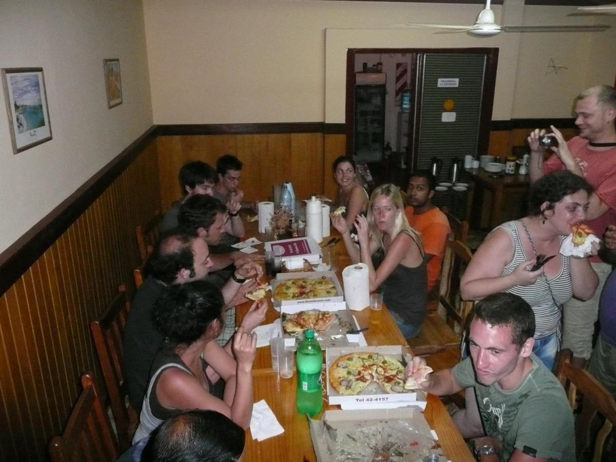 Residencial Uno Hostel Πουέρτο Ιγκουασού Εξωτερικό φωτογραφία